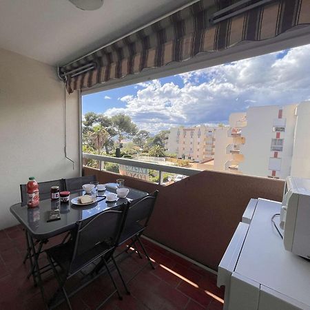Studio Cabine A St-Raphael Avec Terrasse Et Parking, A 100M De La Plage - Fr-1-226A-23 Saint-Raphaël エクステリア 写真