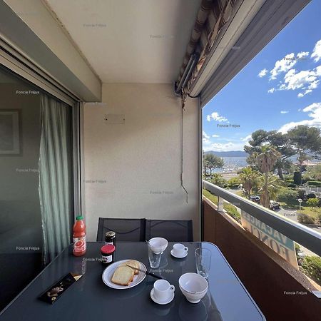 Studio Cabine A St-Raphael Avec Terrasse Et Parking, A 100M De La Plage - Fr-1-226A-23 Saint-Raphaël エクステリア 写真