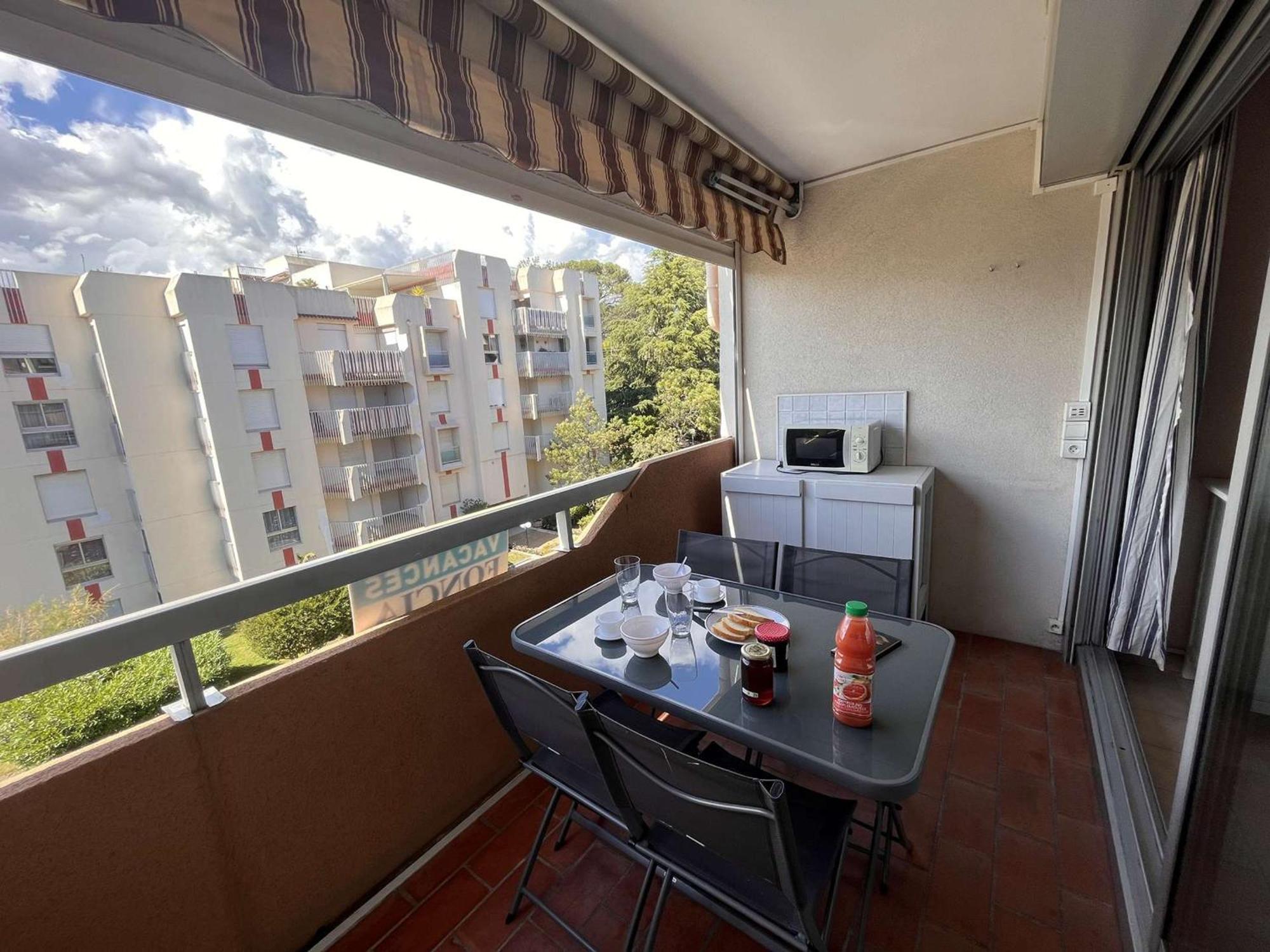 Studio Cabine A St-Raphael Avec Terrasse Et Parking, A 100M De La Plage - Fr-1-226A-23 Saint-Raphaël エクステリア 写真