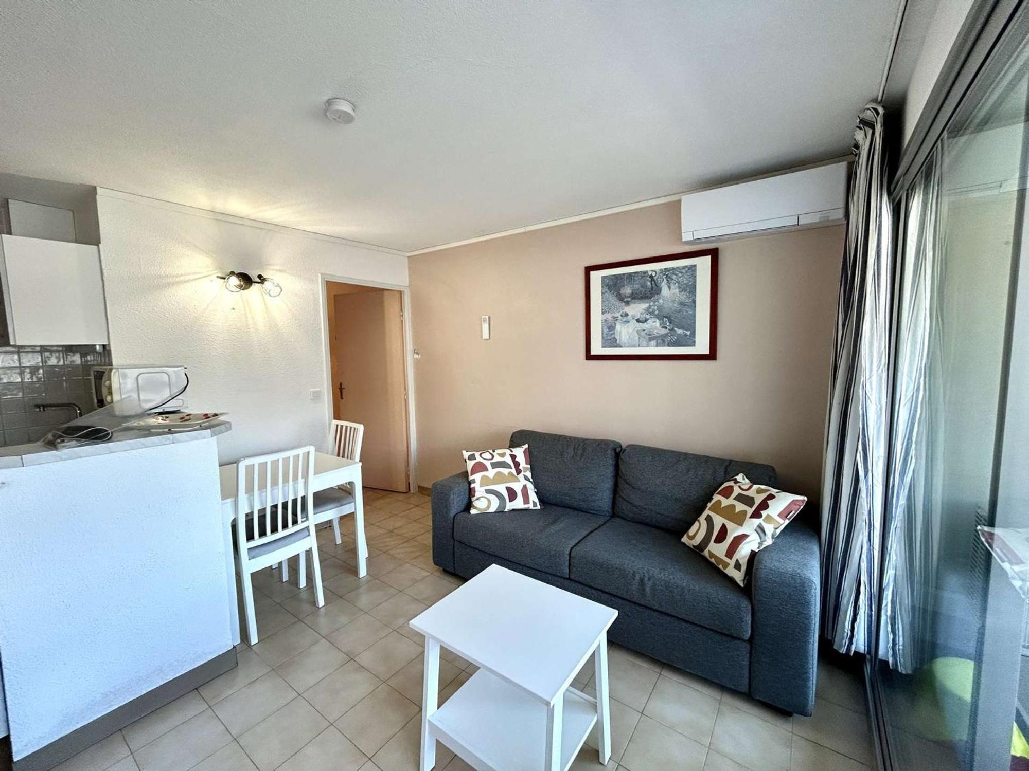 Studio Cabine A St-Raphael Avec Terrasse Et Parking, A 100M De La Plage - Fr-1-226A-23 Saint-Raphaël エクステリア 写真